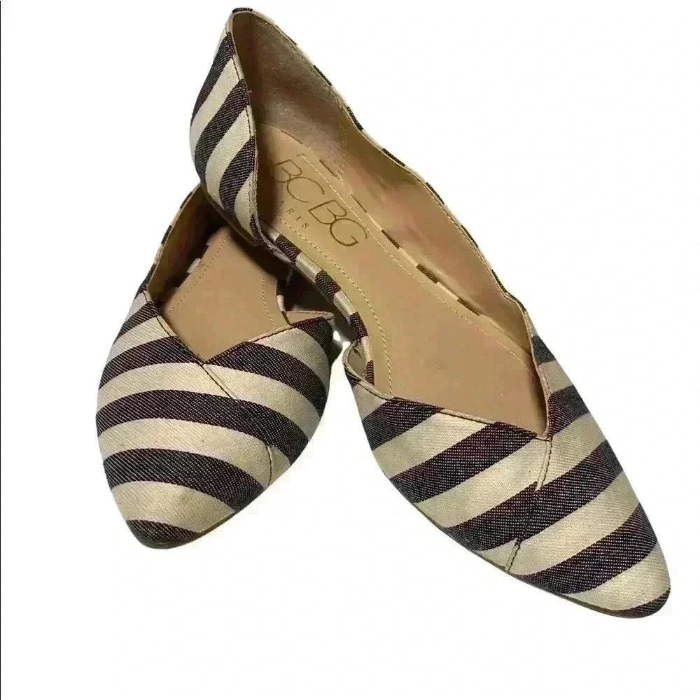 BCBG Paris Navy and Ivory Flats Size 6